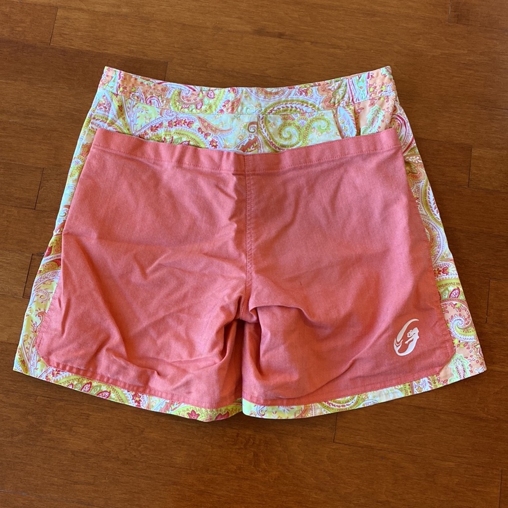 Sailing shorts with pads.